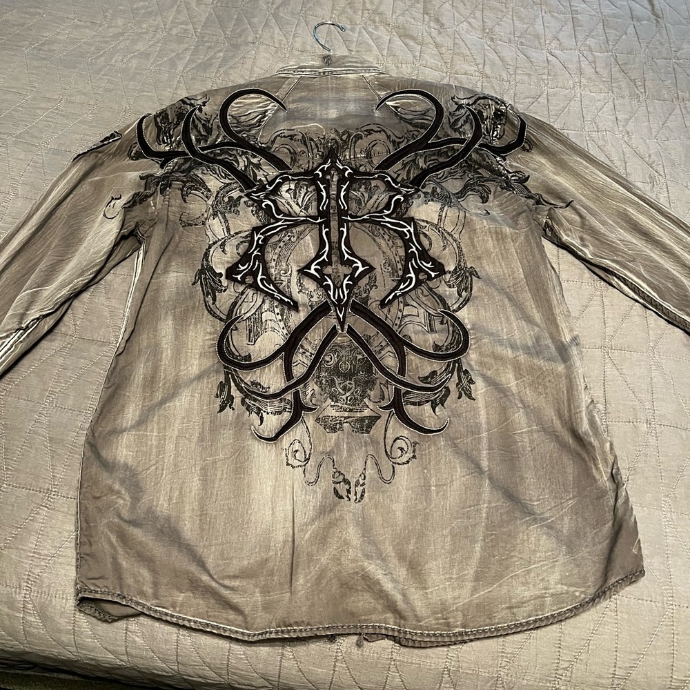 Men’s Roar Button Down Sz L